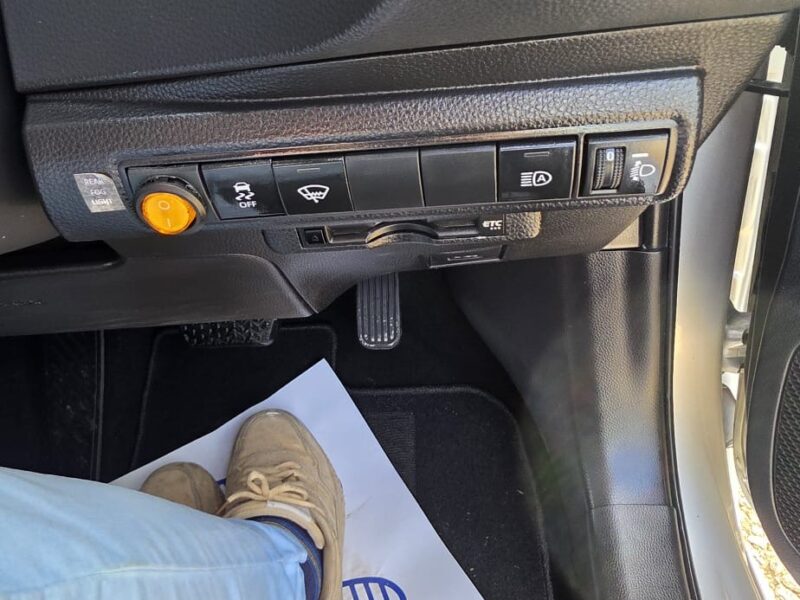 TOYOTA COROLLA hybrid 2022 touring