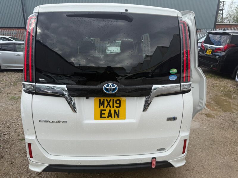 2019 Toyota Esquire Hybrid for Sale in Manchester, UK – 7-Seater Automatic MPV