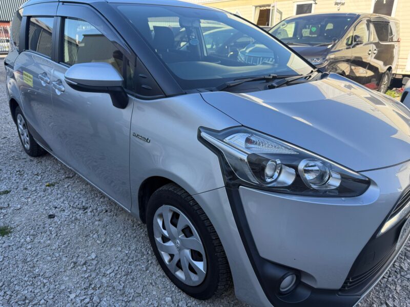 2018 Toyota Sienta 1.5 Hybrid Automatic – 7 Seater | Used Hybrid Car in Manchester UK