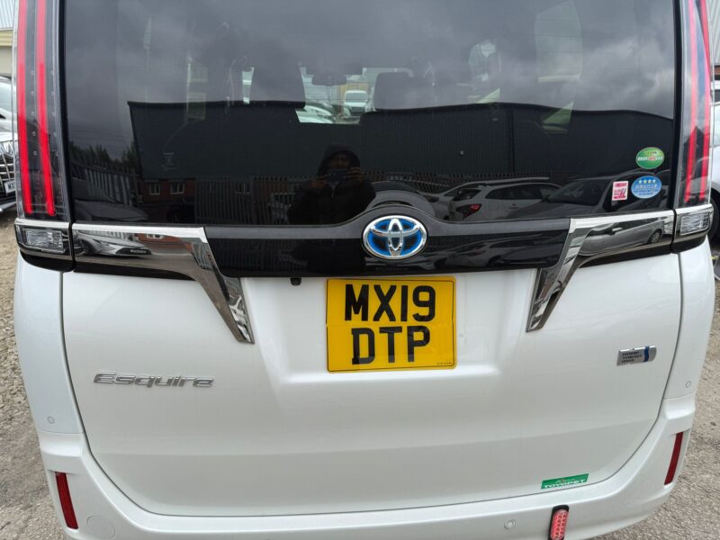 2019 Toyota Esquire 1.8 Hybrid for Sale in Manchester UK
