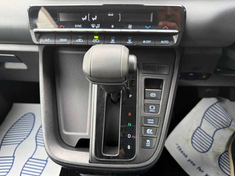 2022 Toyota Noah 1.8 Hybrid – ULEZ Free – 7 Seater Family MPV for Sale in Manchester