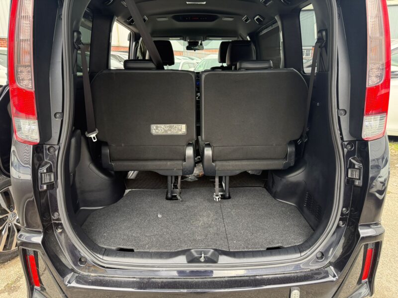 2017 Toyota Esquire 1.8 Hybrid – Luxury 7 Seater MPV for Sale in Manchester