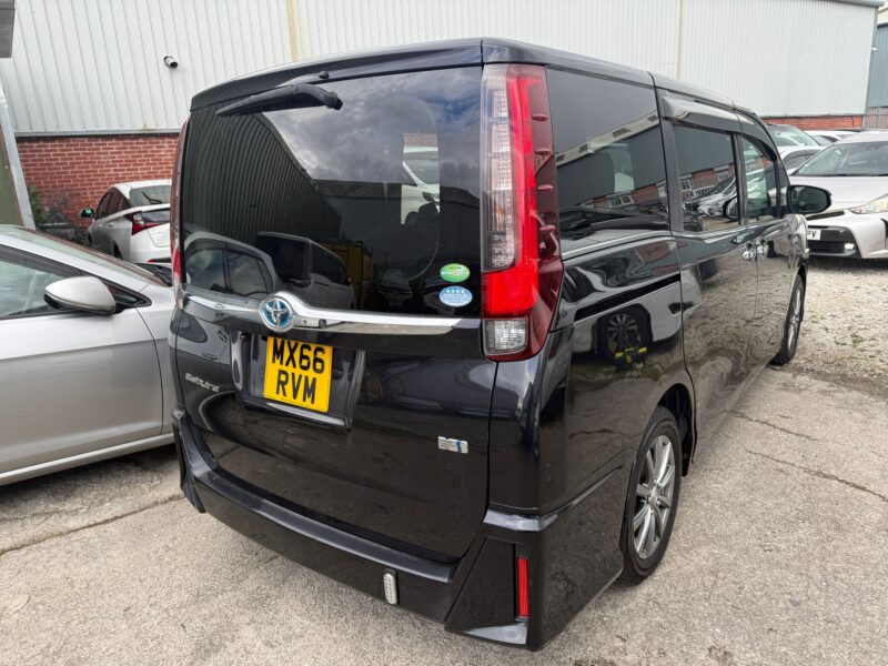 2017 Toyota Esquire 1.8 Hybrid – Luxury 7 Seater MPV for Sale in Manchester