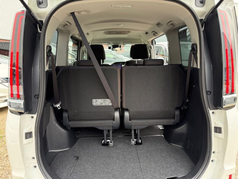 2020 Toyota Noah 1.8 Hybrid Automatic – ULEZ Free | Used Hybrid Car for Sale in Manchester