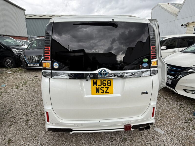 2019 Toyota Voxy Hybrid White – Spacious 7 Seater MPV – ULEZ Free | Used Hybrid Car in Manchester UK