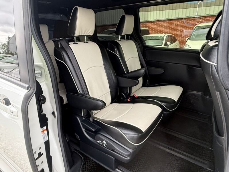 2019 Toyota Voxy Hybrid White – Spacious 7 Seater MPV – ULEZ Free | Used Hybrid Car in Manchester UK