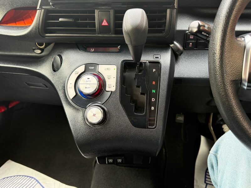 2021 Toyota Sienta Hybrid 1.5 – Automatic – 7 Seater | Used Hybrid Car in Manchester UK