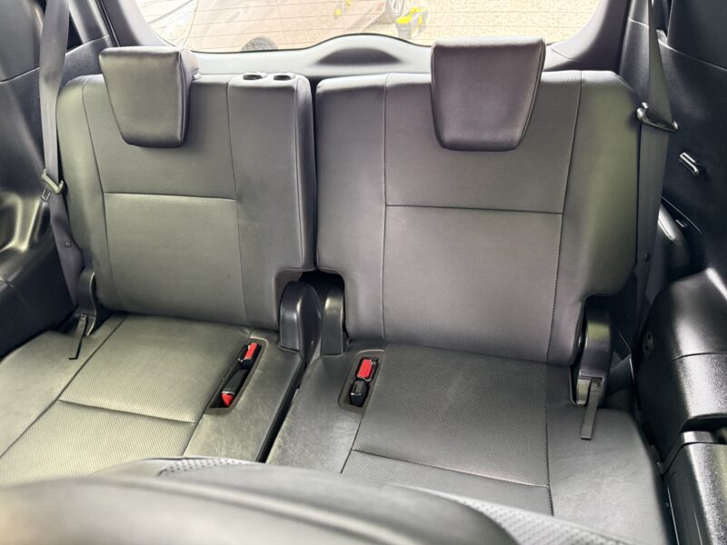 MX67 RXT HYBRID TOYOTA ESQUIRE 1.8 7 SEATS UBER XL