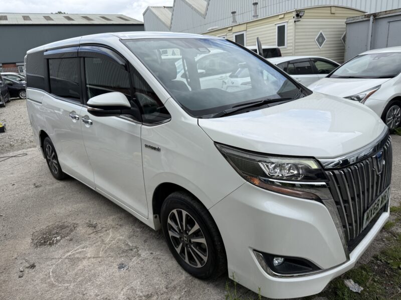 MX67 RXT HYBRID TOYOTA ESQUIRE 1.8 7 SEATS UBER XL