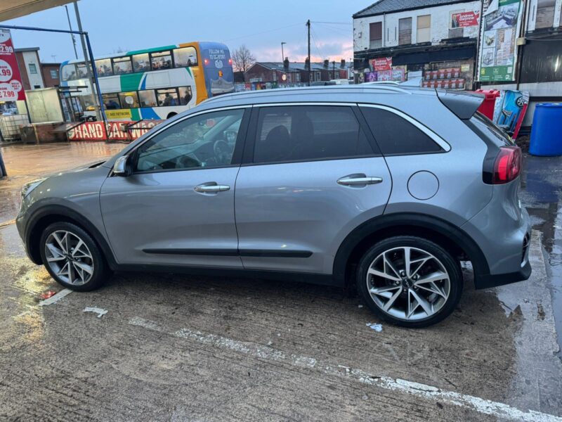 2022 Kia Niro Hybrid Automatic – Leather Seats – Low Mileage – Manchester