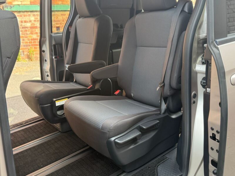 2022 Toyota Noah New Shape ZWR80 Auto 1.8 Hybrid – ULEZ Free – Euro 6
