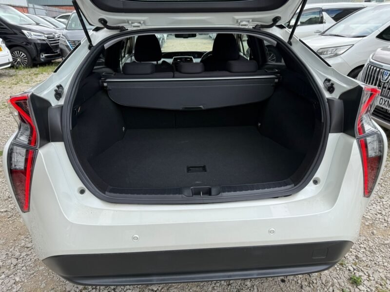2019 Toyota Prius Hybrid – 1.8 Automatic – ULEZ Compliant