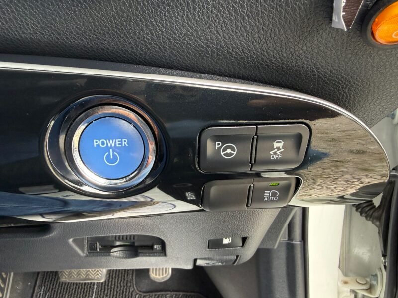 2019 Toyota Prius Hybrid – 1.8 Automatic – ULEZ Compliant