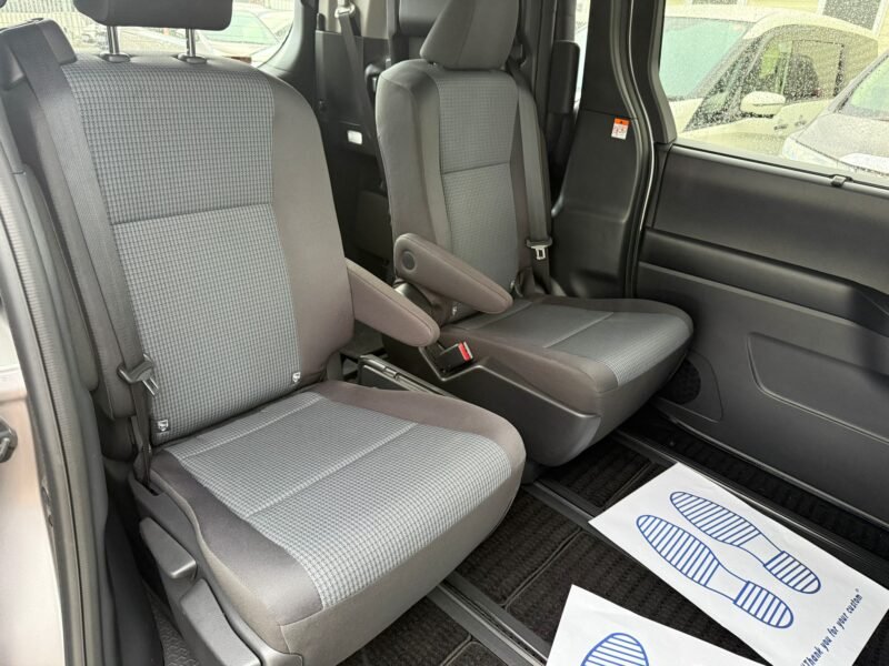 2022 Toyota Noah ZWR90 1.8 Hybrid Auto – 7 Seater | ULEZ Free | Used Hybrid Car for Sale in Greater Manchester