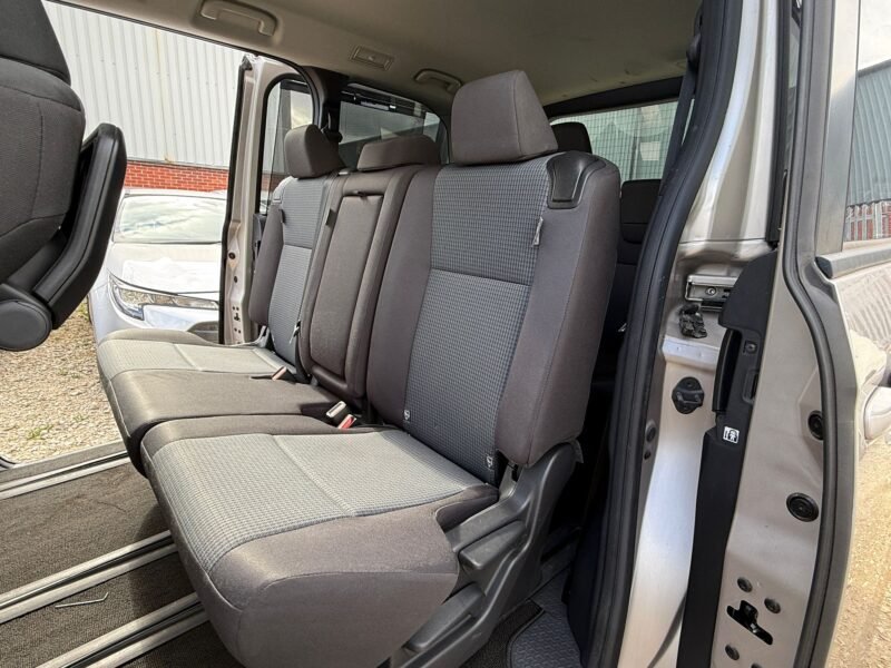 2023 Toyota Noah 1.8 Hybrid Automatic – 8 Seater | ULEZ Compliant | Manchester Used Hybrid Car