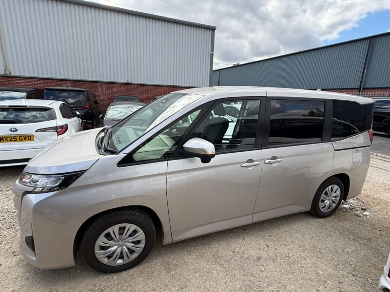 2023 Toyota Noah 1.8 Hybrid Automatic – 8 Seater | ULEZ Compliant | Manchester Used Hybrid Car