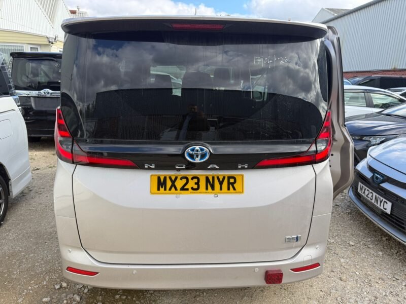 2023 Toyota Noah 1.8 Hybrid Automatic – 8 Seater | ULEZ Compliant | Manchester Used Hybrid Car