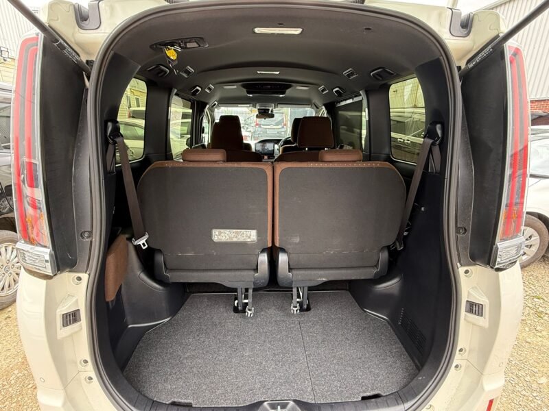 2019 Toyota Noah Hybrid 1.8 Automatic – 7 Seater | ULEZ Compliant | Used Hybrid Car for Sale in Manchester