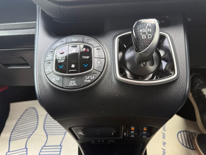 2017 Toyota Voxy 1.8 Hybrid – ULEZ Free | Euro 6 | 7 Seater MPV for Sale in Manchester