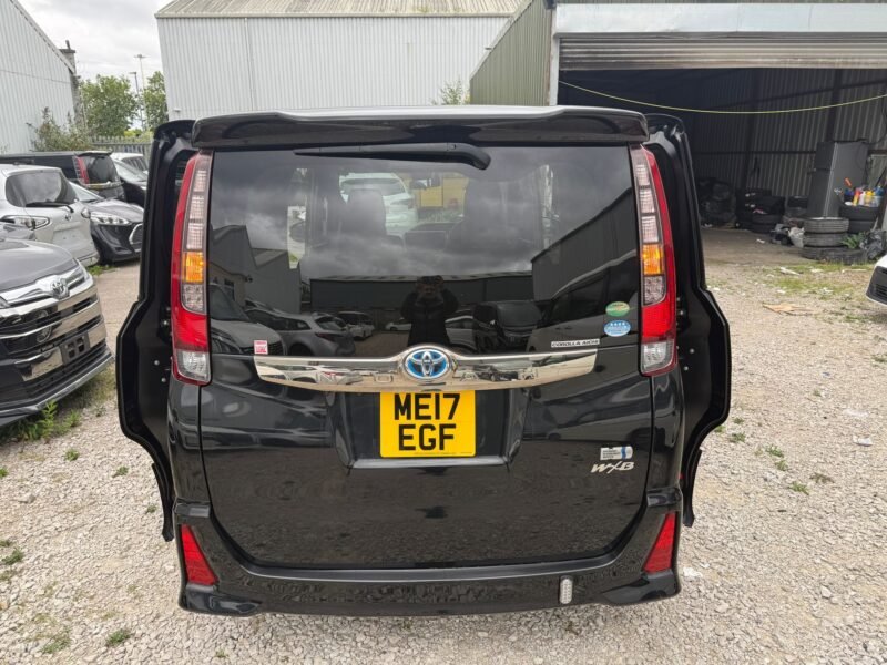 2017 Toyota Noah Hybrid 1.8 Hybrid for Sale in Manchester | ULEZ Free | Automatic