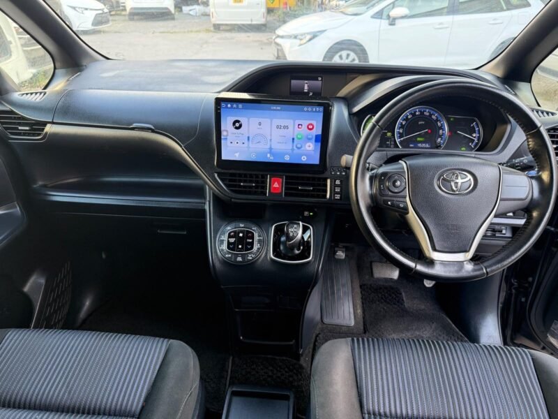 2017 Toyota Voxy 1.8 Hybrid for Sale in Manchester | ULEZ Free | Automatic | Low Mileage