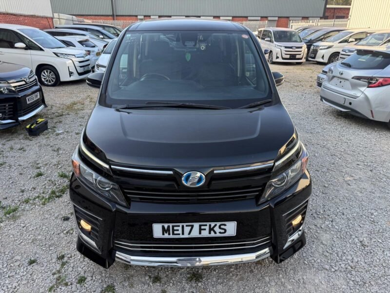 2017 Toyota Voxy 1.8 Hybrid for Sale in Manchester | ULEZ Free | Automatic | Low Mileage