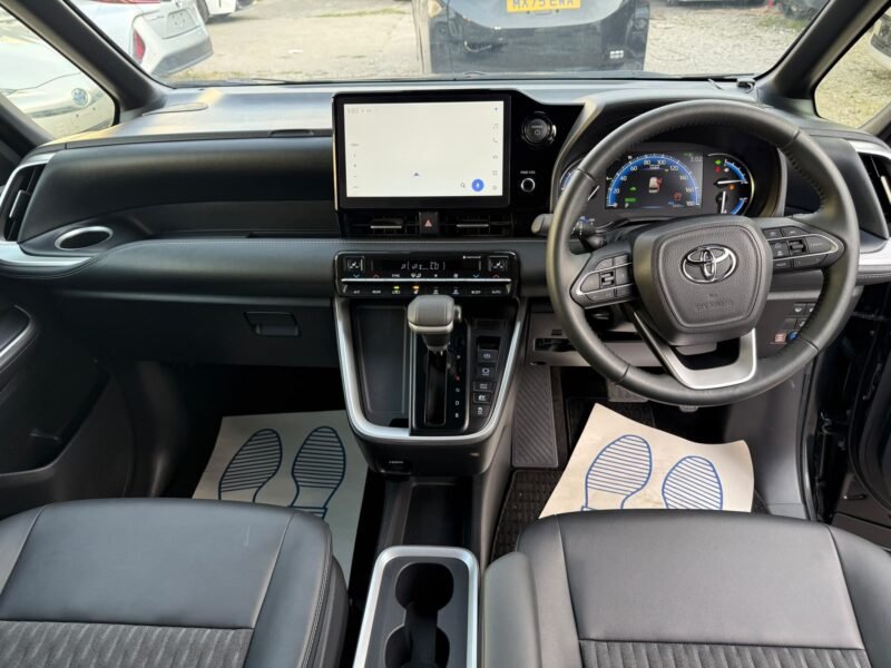 2024 Toyota Noah 1.8 Hybrid – ULEZ Free & Euro 6 | Manchester, UK