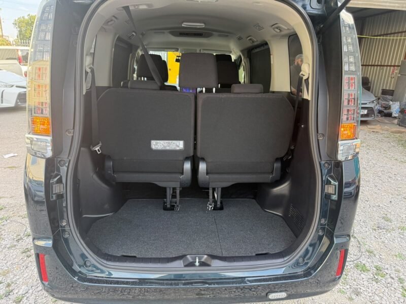 2017 Toyota Voxy 1.8 Hybrid – ULEZ Free & Euro 6 | Used Hybrid Car in Manchester UK