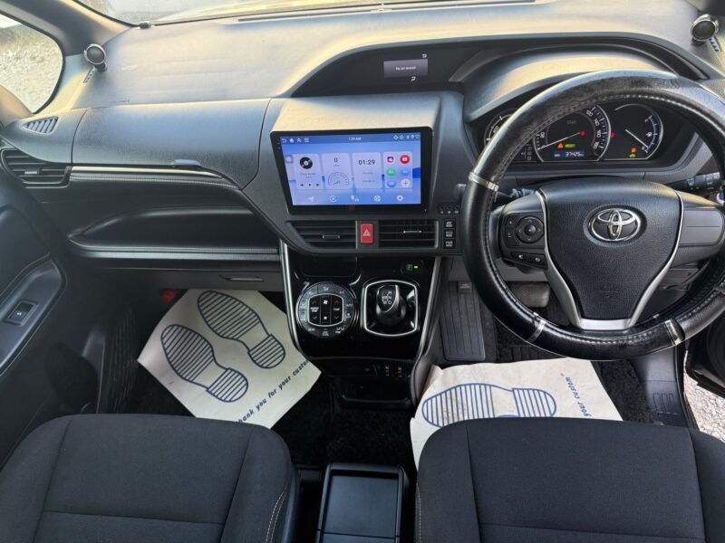 2017 Toyota Esquire 1.8 Hybrid – Used Hybrid Car in Manchester UK