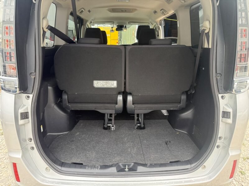 2017 Toyota Voxy 1.8 Hybrid for Sale in Manchester – ULEZ Free & Euro 6