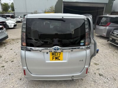 2017 Toyota Voxy 1.8 Hybrid for Sale in Manchester – ULEZ Free & Euro 6