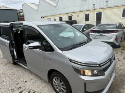 2017 Toyota Voxy 1.8 Hybrid for Sale in Manchester – ULEZ Free & Euro 6