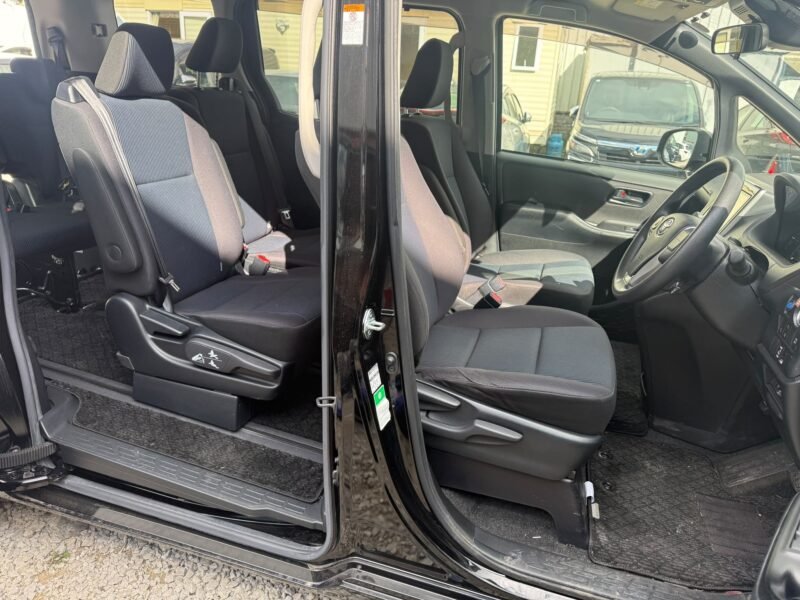 Used 2019 Toyota Noah 1.8 Hybrid – Automatic for Sale in Manchester, UK