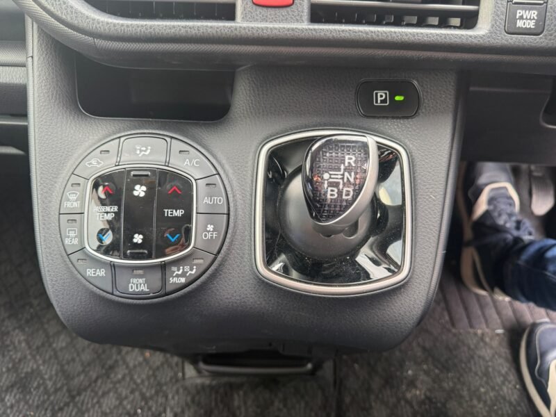 Used 2019 Toyota Noah 1.8 Hybrid – Automatic for Sale in Manchester, UK