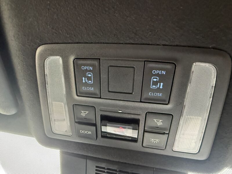 2025 Toyota Noah 1.8 Hybrid – ULEZ Free | Euro 6 | 8,833 Miles | Manchester, United Kingdom