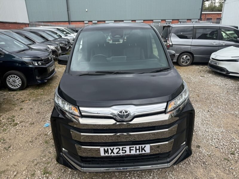 2025 Toyota Noah 1.8 Hybrid – ULEZ Free | Euro 6 | 8,833 Miles | Manchester, United Kingdom