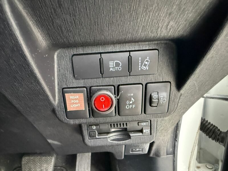 2019 Toyota Prius Alpha 1.8 Hybrid – Used Hybrid Car in Manchester UK