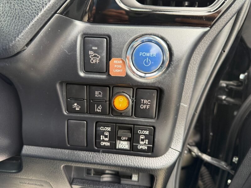 2018 Toyota Noah Hybrid 1.8 WXB Grade – Used Hybrid Car in Manchester UK