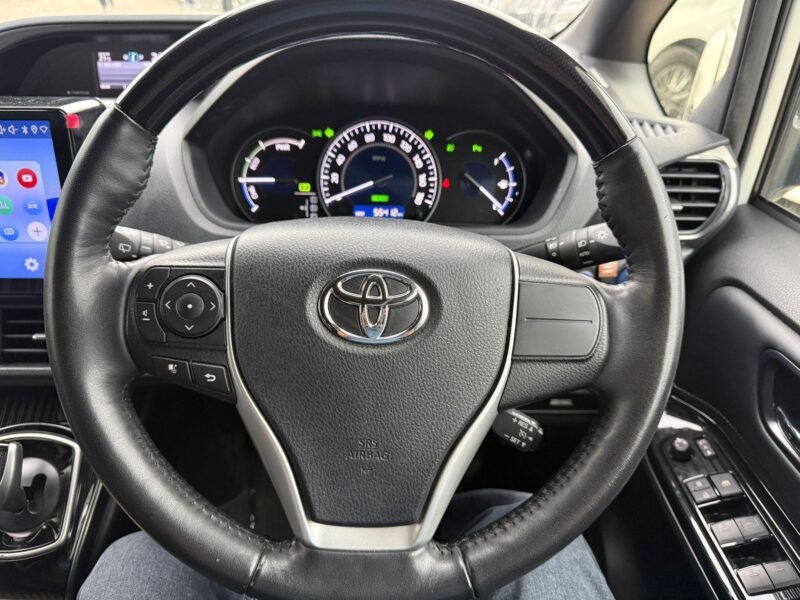 2021 Toyota Esquire 1.8 Hybrid Facelift – Used Hybrid MPV in Manchester UK