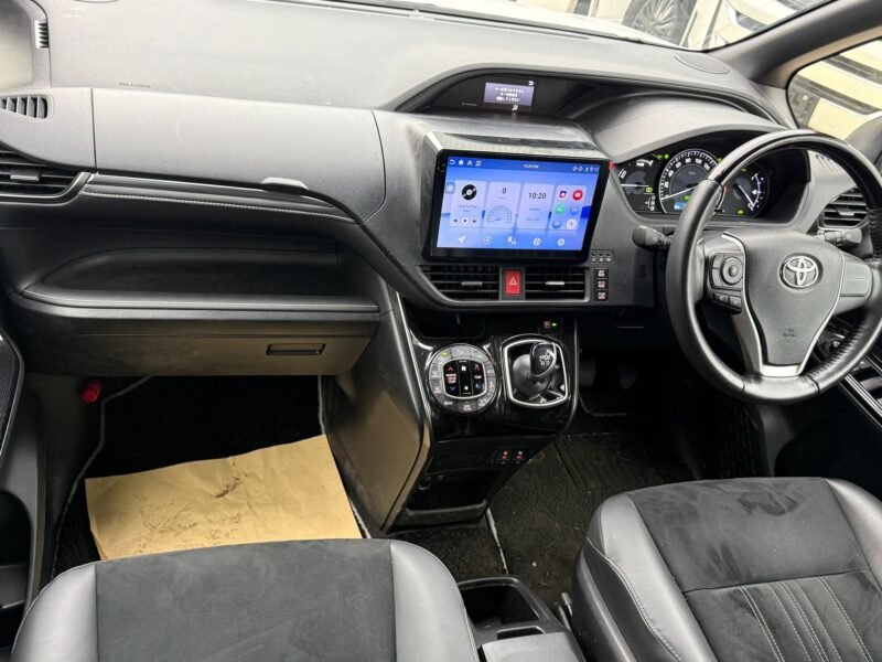 2021 Toyota Esquire 1.8 Hybrid Facelift – Used Hybrid MPV in Manchester UK