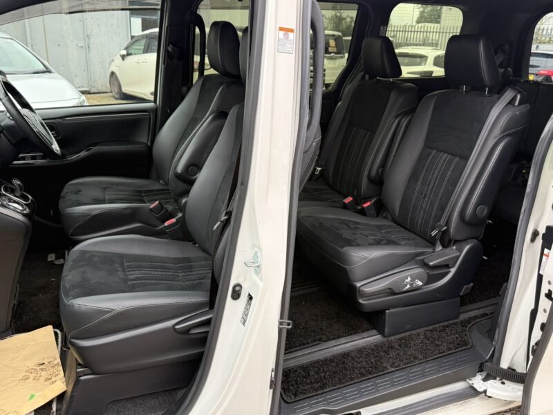 2021 Toyota Esquire 1.8 Hybrid Facelift – Used Hybrid MPV in Manchester UK