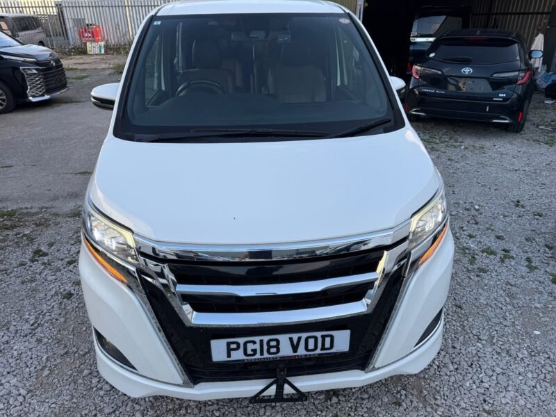 2018 Toyota Esquire 1.8 Hybrid – Used Hybrid Car in Manchester UK
