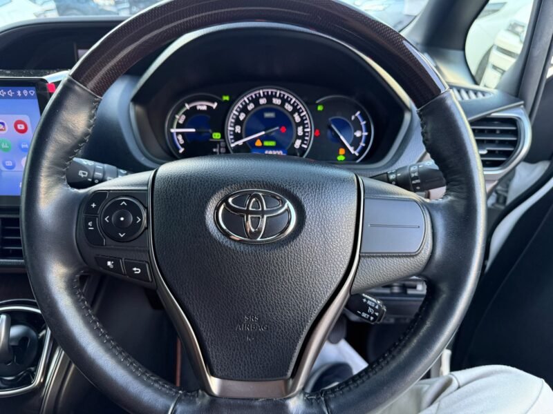 2018 Toyota Esquire 1.8 Hybrid – Used Hybrid Car in Manchester UK