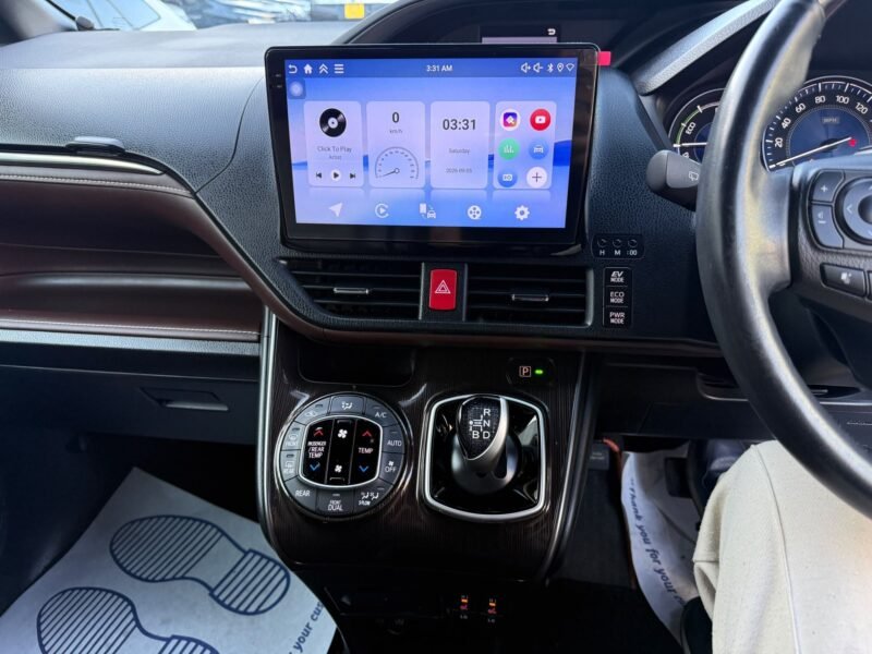 2018 Toyota Esquire 1.8 Hybrid – Used Hybrid Car in Manchester UK