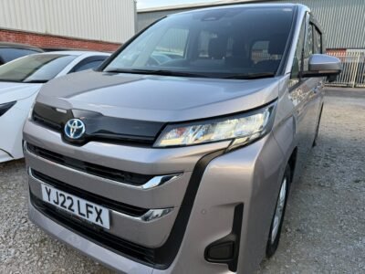 2022 Toyota Noah 1.8 7 SEATS MPV Hybrid UBER XL