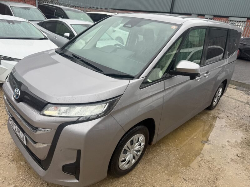 2022 Toyota Noah 1.8 Hybrid – ULEZ Free 7 Seater Family MPV UK