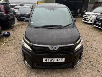2020 Toyota Voxy Hybrid – Spacious 7 Seater Hybrid Car in Manchester
