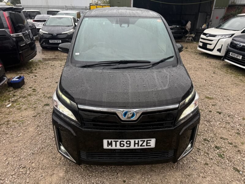 2020 Toyota Voxy Hybrid – Spacious 7 Seater Hybrid Car in Manchester