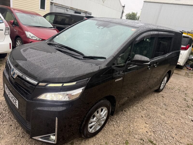 2020 Toyota Voxy Hybrid – Spacious 7 Seater Hybrid Car in Manchester