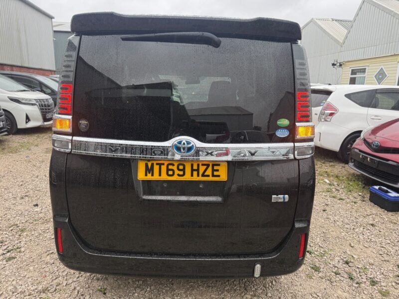 2020 Toyota Voxy Hybrid – Spacious 7 Seater Hybrid Car in Manchester